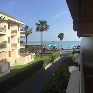 A Due Passi Dal Mare Appartamento Vallecrosia