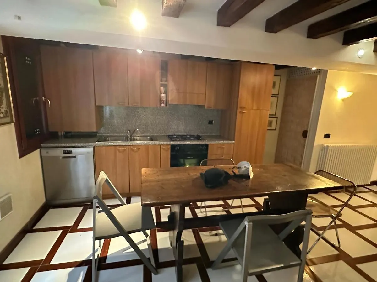 1 Ca'Del Traghetto Family Apartment Venedig